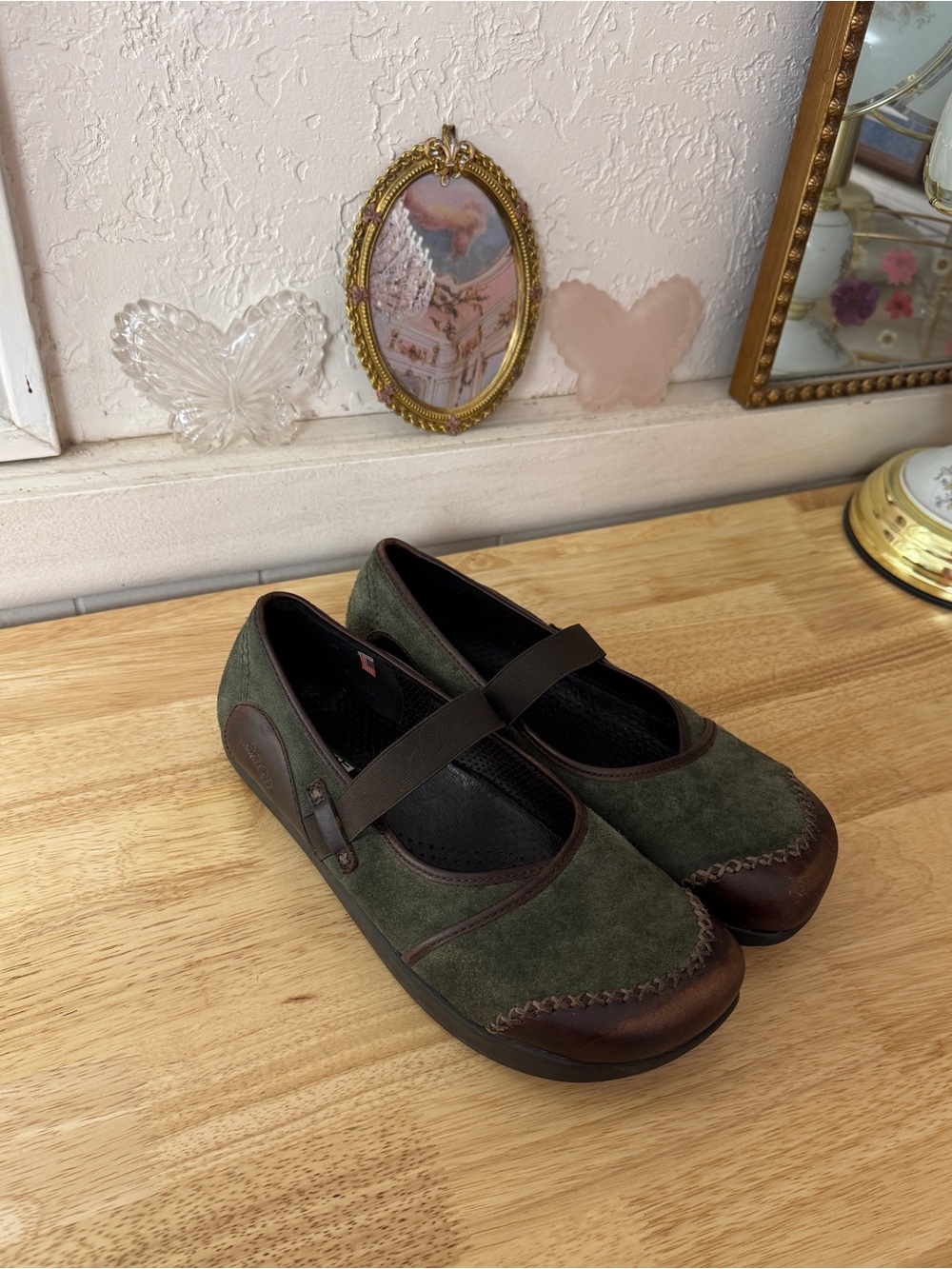 Earth Olive Green Suede Mary Jane Flats Leather Trim Comfort Shoes Size 9 Boho - Picture 2 of 14